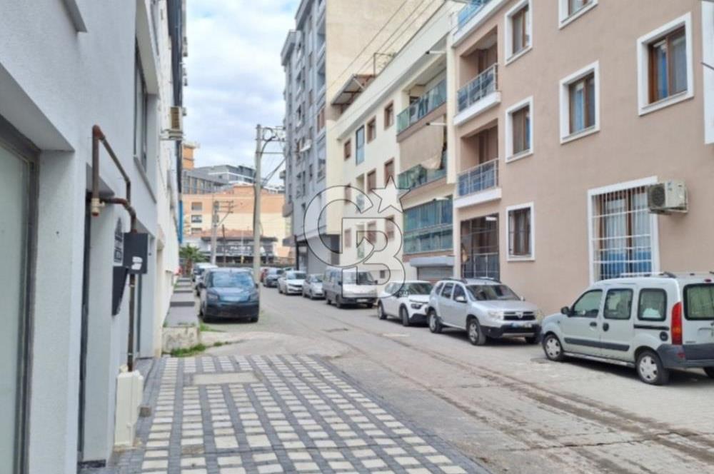 Çiğli Anadolu Caddesine Yakın Satılık Batar Katlı Dükkan