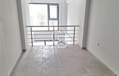 Çiğli Anadolu Caddesine Yakın Satılık Batar Katlı Dükkan