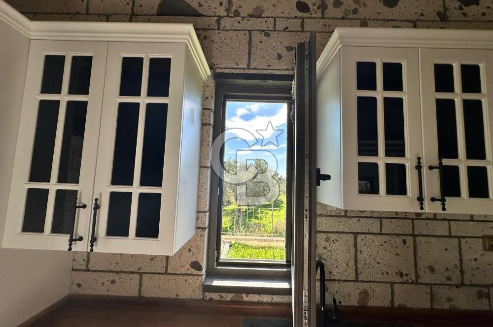 CB LEADER'DAN EDREMİT GÜREDE SATILIK TAŞ VİLLA