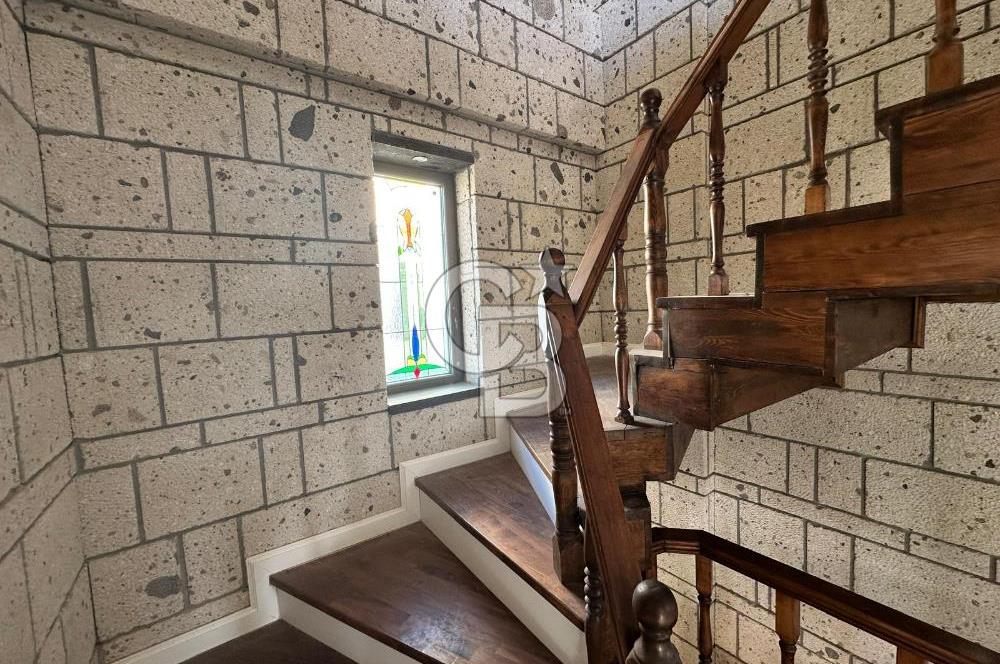 CB LEADER'DAN EDREMİT GÜREDE SATILIK TAŞ VİLLA