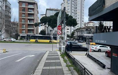 Ziverbeyde Merkezi Konumda Balkonlu İşyeri