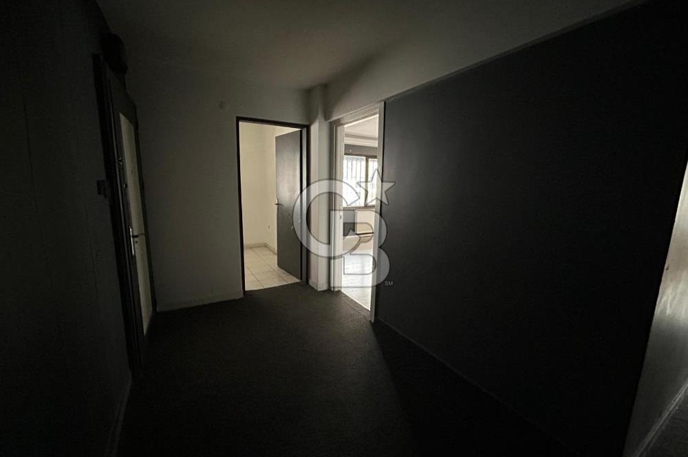 Ziverbeyde Merkezi Konumda Balkonlu İşyeri