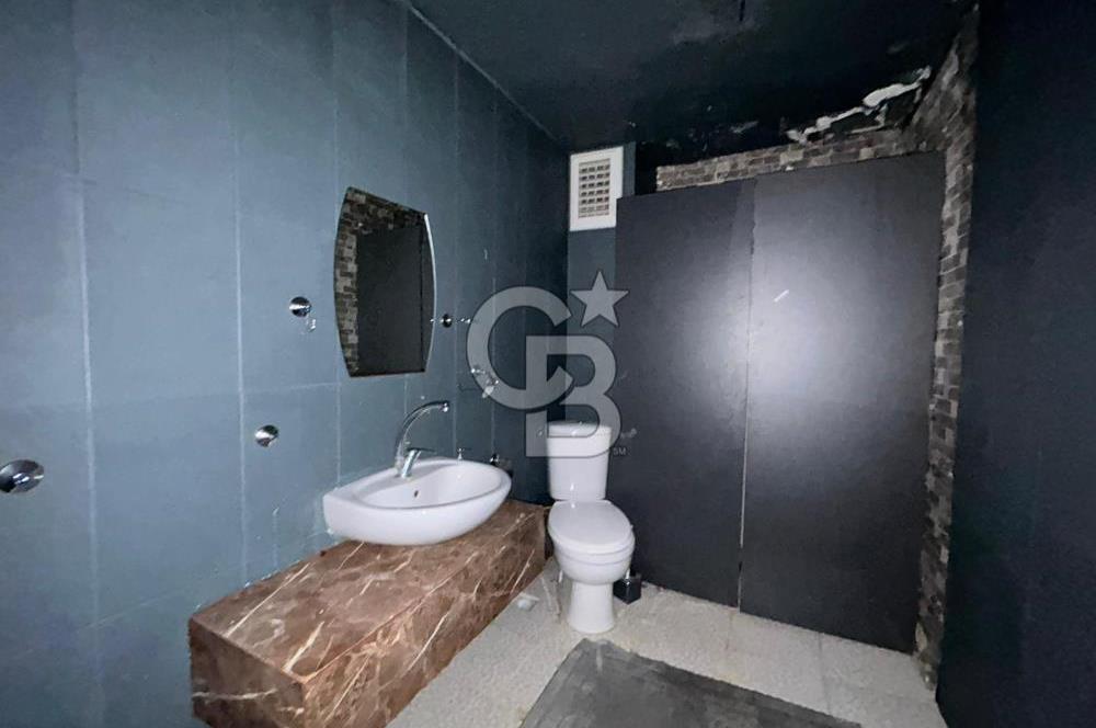 Ziverbeyde Merkezi Konumda Balkonlu İşyeri