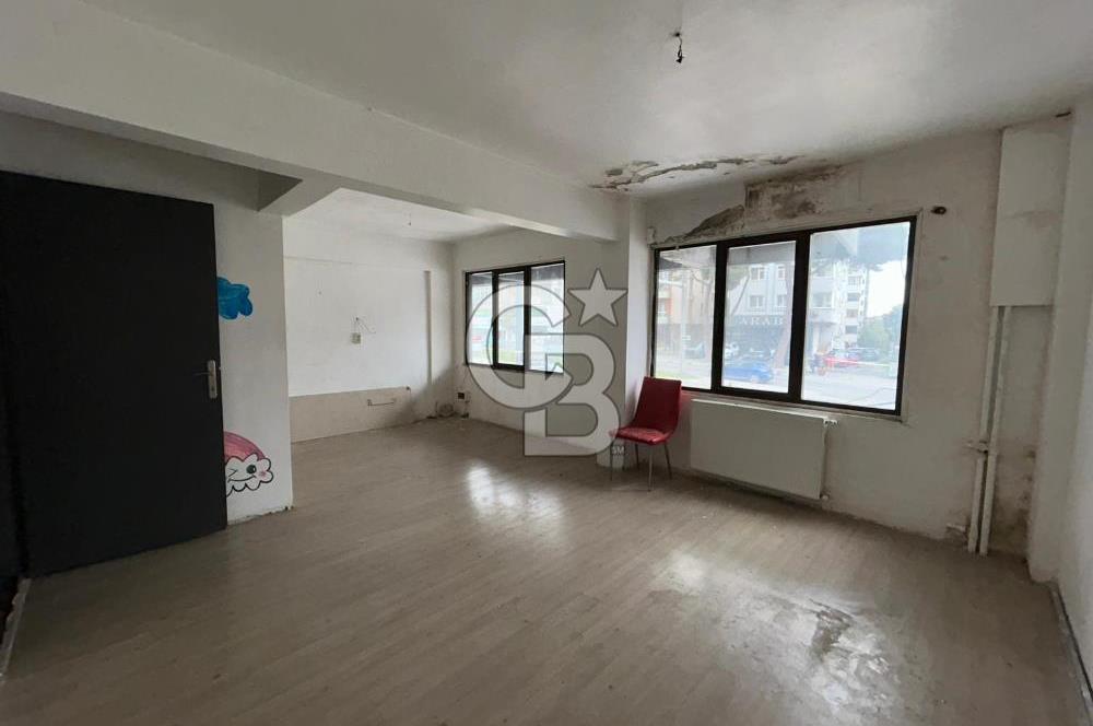 Ziverbeyde Merkezi Konumda Balkonlu İşyeri