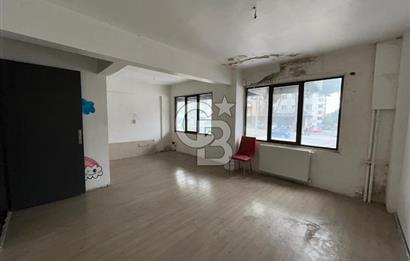 Ziverbeyde Merkezi Konumda Balkonlu İşyeri