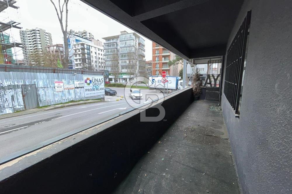 Ziverbeyde Merkezi Konumda Balkonlu İşyeri