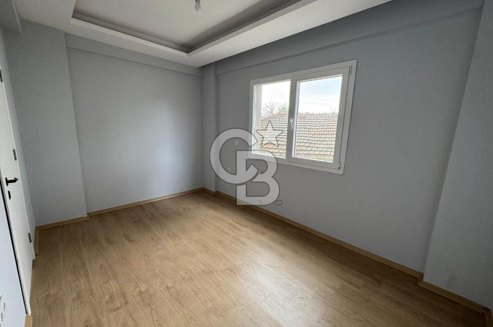 Foça Gerenköy Merkezi Konumda Kiralık 2+1 Daire