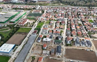 SAKARYA ARİFİYE ARİFBEY'DE %30 İMARLI 3 KAT İZİNLİ 412M2 SATILIK ARSA