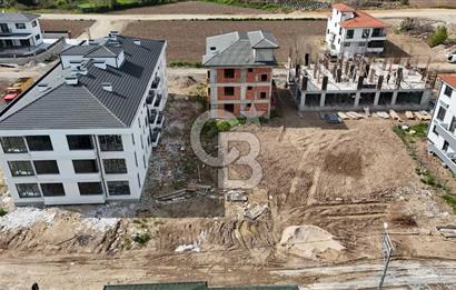 SAKARYA ARİFİYE ARİFBEY'DE %30 İMARLI 3 KAT İZİNLİ 412M2 SATILIK ARSA
