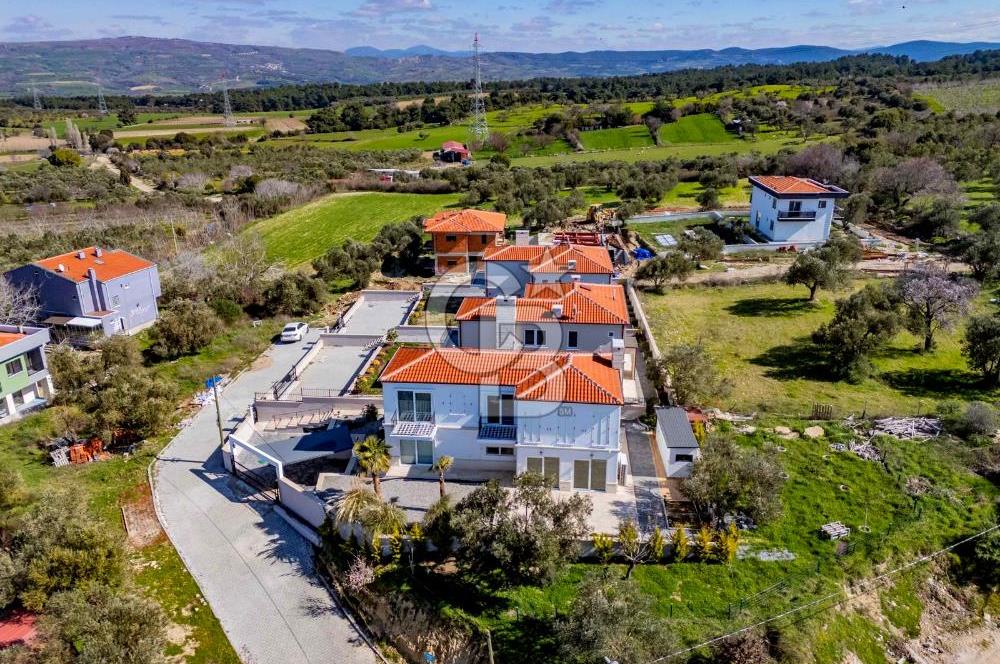 ÇANAKKALE DE SATILIK DENİZ MANZARALI MÜSTAKİL 4,5+1 LÜKS VİLLA