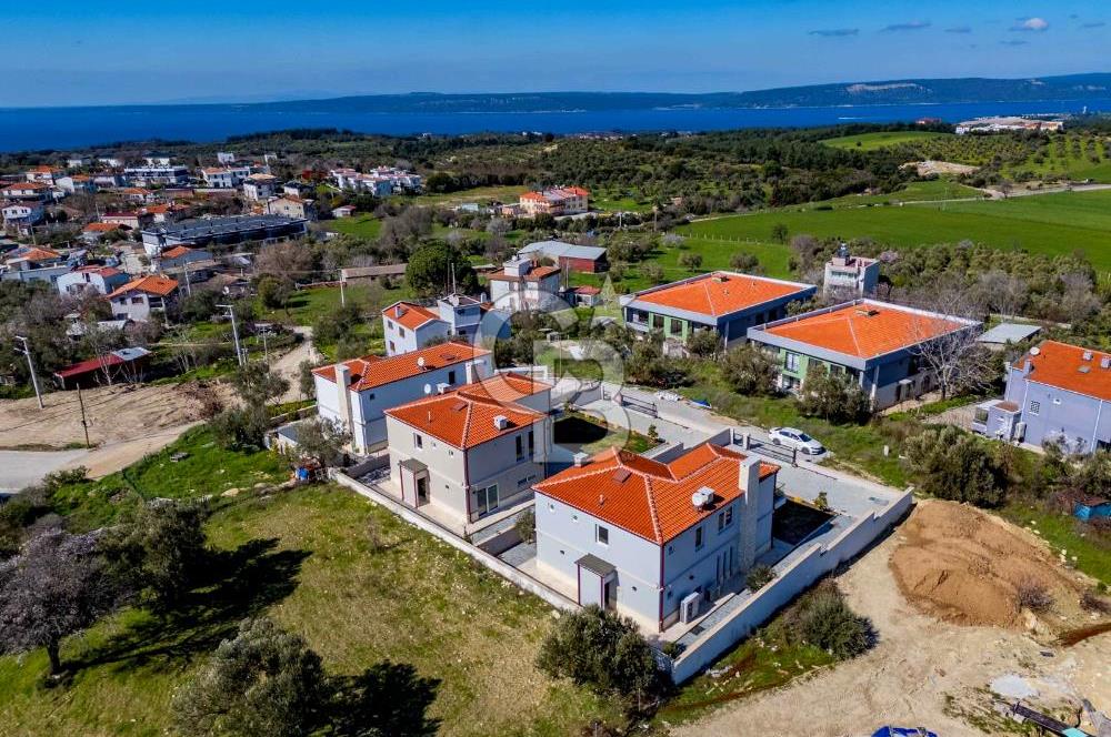 ÇANAKKALE DE SATILIK DENİZ MANZARALI MÜSTAKİL 4,5+1 LÜKS VİLLA