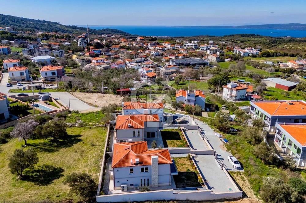 ÇANAKKALE DE SATILIK DENİZ MANZARALI MÜSTAKİL 4,5+1 LÜKS VİLLA