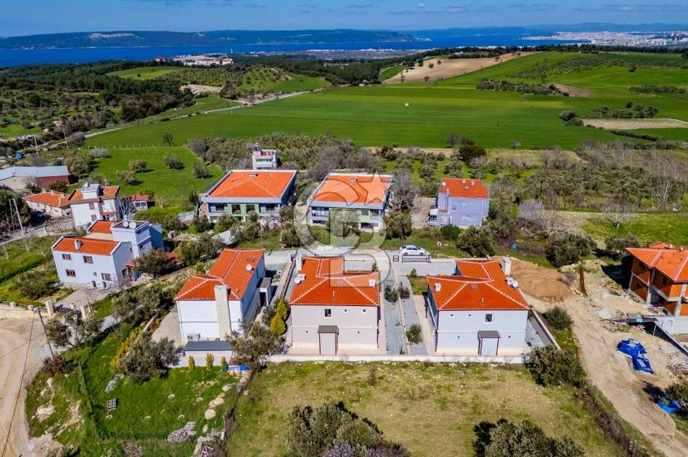 ÇANAKKALE DE SATILIK DENİZ MANZARALI MÜSTAKİL 4,5+1 LÜKS VİLLA