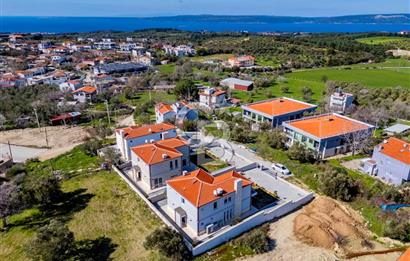 ÇANAKKALE DE SATILIK DENİZ MANZARALI MÜSTAKİL 4,5+1 LÜKS VİLLA
