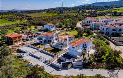 ÇANAKKALE DE SATILIK DENİZ MANZARALI MÜSTAKİL 4,5+1 LÜKS VİLLA