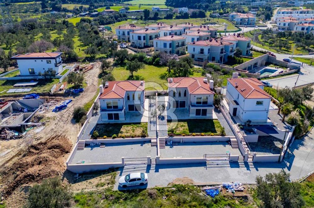 ÇANAKKALE DE SATILIK DENİZ MANZARALI MÜSTAKİL 4,5+1 LÜKS VİLLA