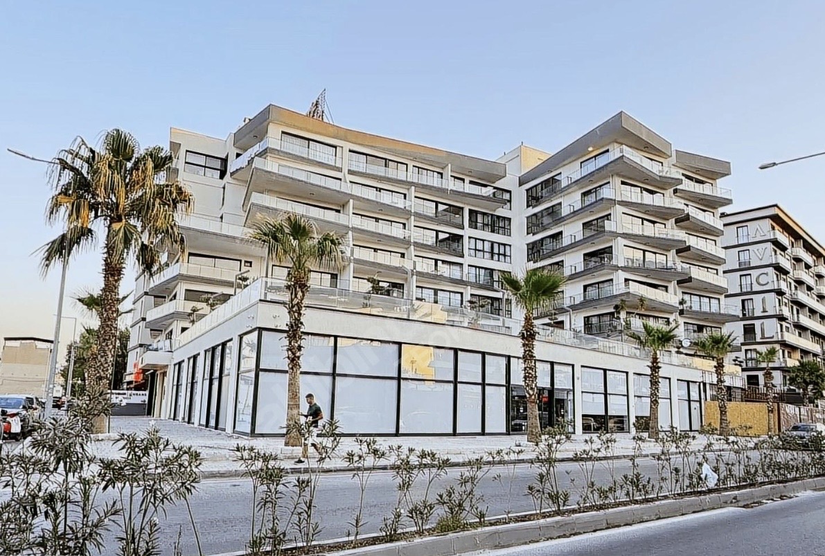 BORNOVA LATİF AYDEMİR'DE KİRALIK FULL EŞYALI KÖŞE BALKONLU DAİRE