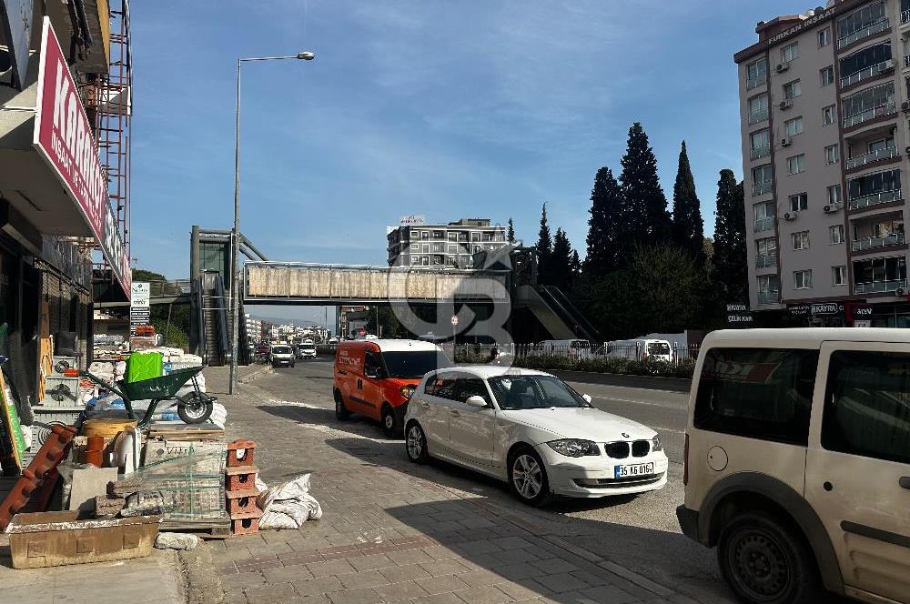 KARŞIYAKA ANADOLU CADDESİ ÜZERİ ARAKAT KAPALI MUTFAK 2+1 SATILIK DAİRE