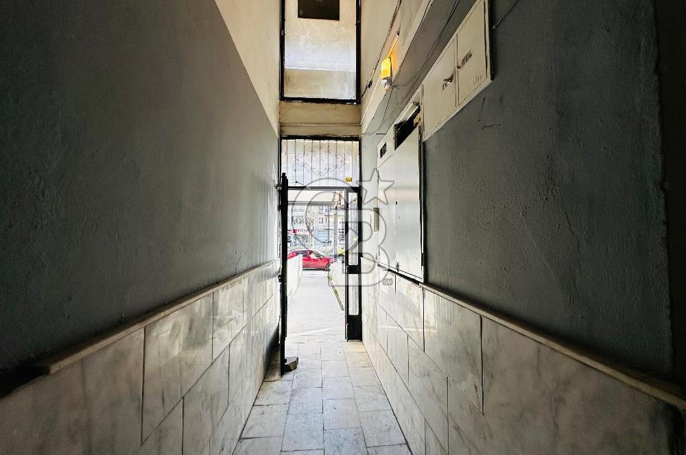 KARŞIYAKA ANADOLU CADDESİ ÜZERİ ARAKAT KAPALI MUTFAK 2+1 SATILIK DAİRE