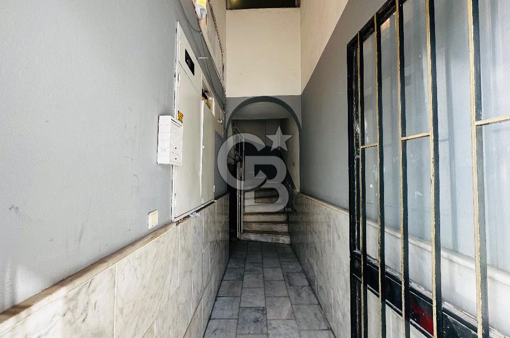 KARŞIYAKA ANADOLU CADDESİ ÜZERİ ARAKAT KAPALI MUTFAK 2+1 SATILIK DAİRE