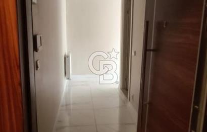 Karşıyaka Örnekköy de site içerisinde bakımlı kiralık 2+1