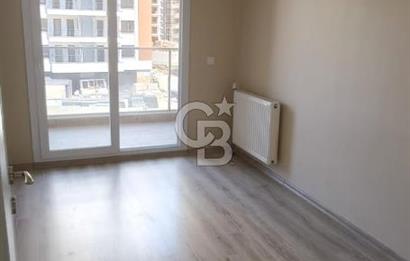 Karşıyaka Örnekköy de site içerisinde bakımlı kiralık 2+1