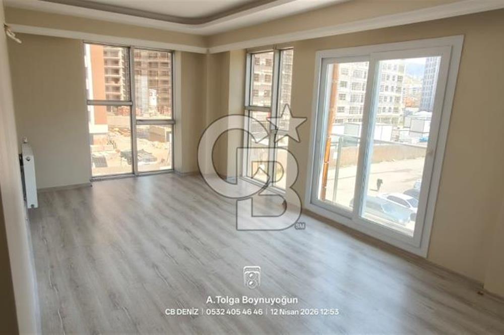 Karşıyaka Örnekköy de site içerisinde bakımlı kiralık 2+1