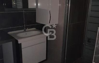 Karşıyaka Örnekköy de site içerisinde bakımlı kiralık 2+1