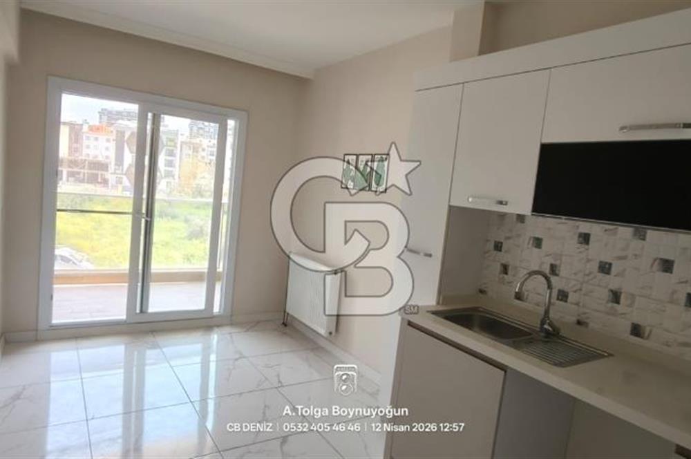 Karşıyaka Örnekköy de site içerisinde bakımlı kiralık 2+1