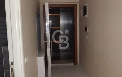 Karşıyaka Örnekköy de site içerisinde bakımlı kiralık 2+1