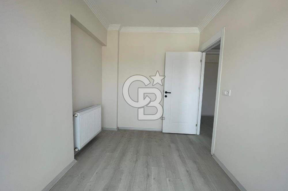 Buca Adatepe Mahallesinde Havuzlu 1+1 Kiralık Daire