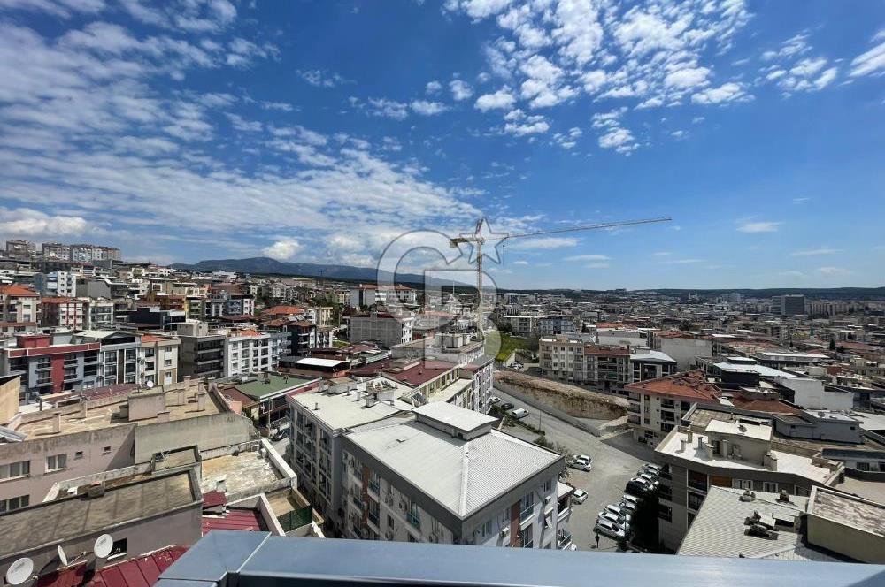 Buca Adatepe Mahallesinde Havuzlu 1+1 Kiralık Daire