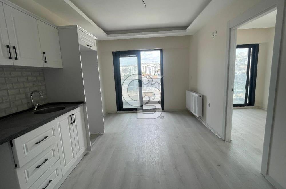 Buca Adatepe Mahallesinde Havuzlu 1+1 Kiralık Daire
