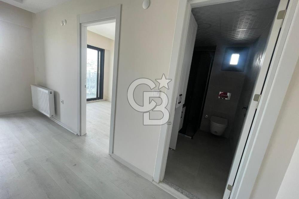 Buca Adatepe Mahallesinde Havuzlu 1+1 Kiralık Daire