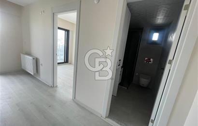 Buca Adatepe Mahallesinde Havuzlu 1+1 Kiralık Daire