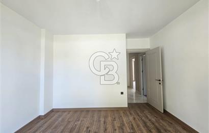 Altınova'da Havuzlu ve Güvenlikli Sitede Kiralık 3+1 Daireler