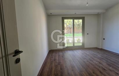 Altınova'da Havuzlu ve Güvenlikli Sitede Kiralık 3+1 Daireler