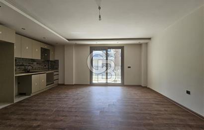 Altınova'da Havuzlu ve Güvenlikli Sitede Kiralık 3+1 Daireler