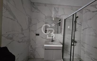 Altınova'da Havuzlu ve Güvenlikli Sitede Kiralık 3+1 Daireler