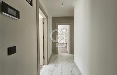 Altınova'da Havuzlu ve Güvenlikli Sitede Kiralık 3+1 Daireler