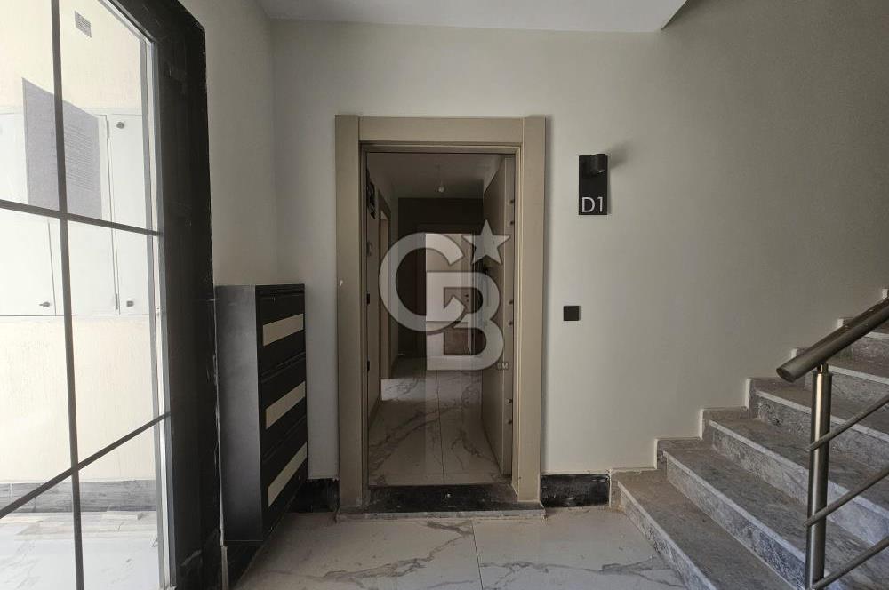 Altınova'da Havuzlu ve Güvenlikli Sitede Kiralık 3+1 Daireler