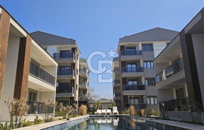 Altınova'da Havuzlu ve Güvenlikli Sitede Kiralık 3+1 Daireler