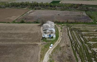 CB Leader'dan Manyas Kızıkta 3124 m² K. Tavukhane ve Tarla