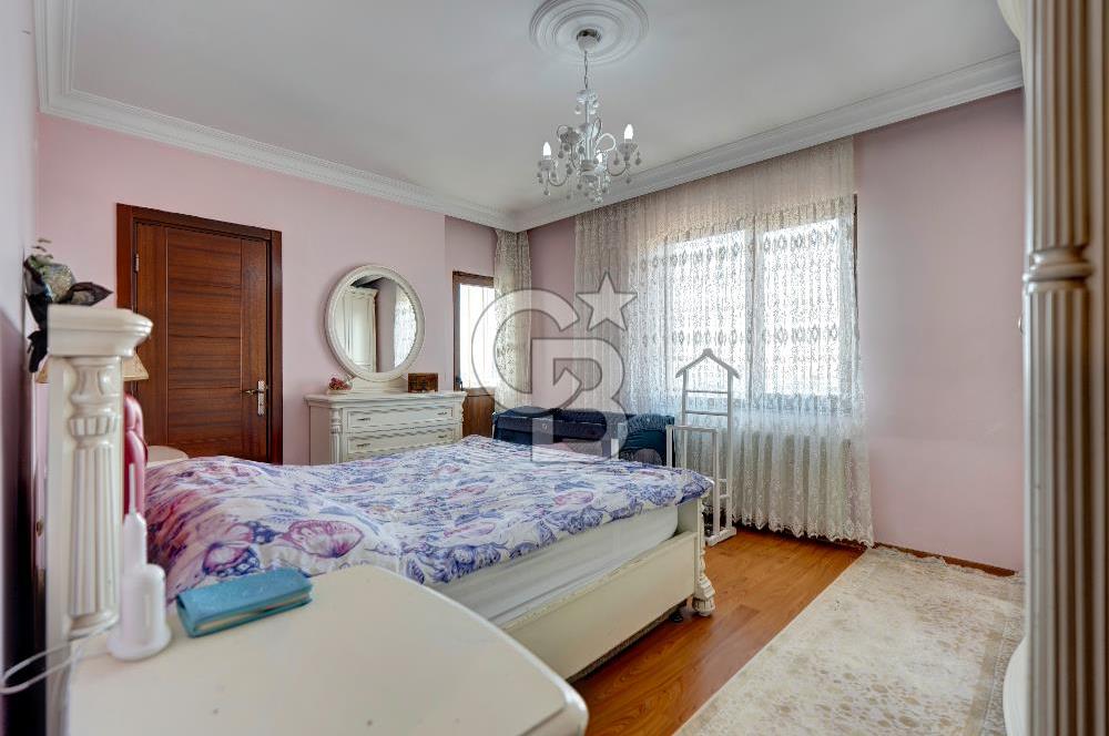 Teraslı, Hamamlı 4+2 Dubleks Daire - Finans Merkezi Yakını