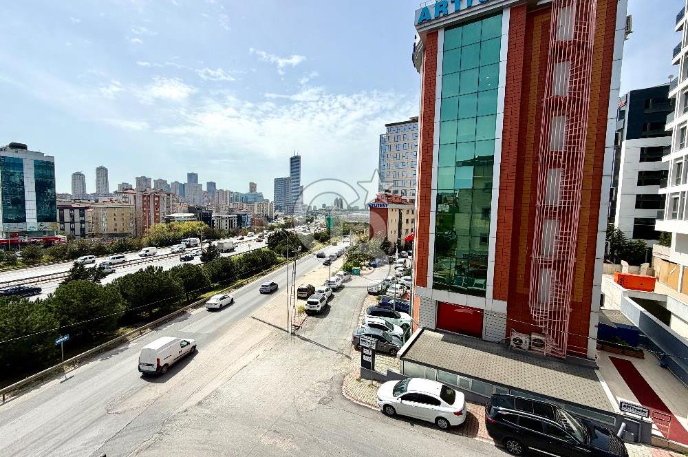 Ataşehir İFM'ye Komşu Tem Cepheli Kiralık Ofis Katı