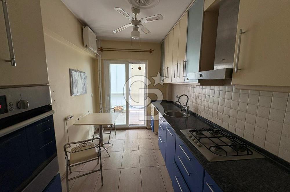 Bostanlı merkezde deniz manzaralı ferah ve aydınlık daire