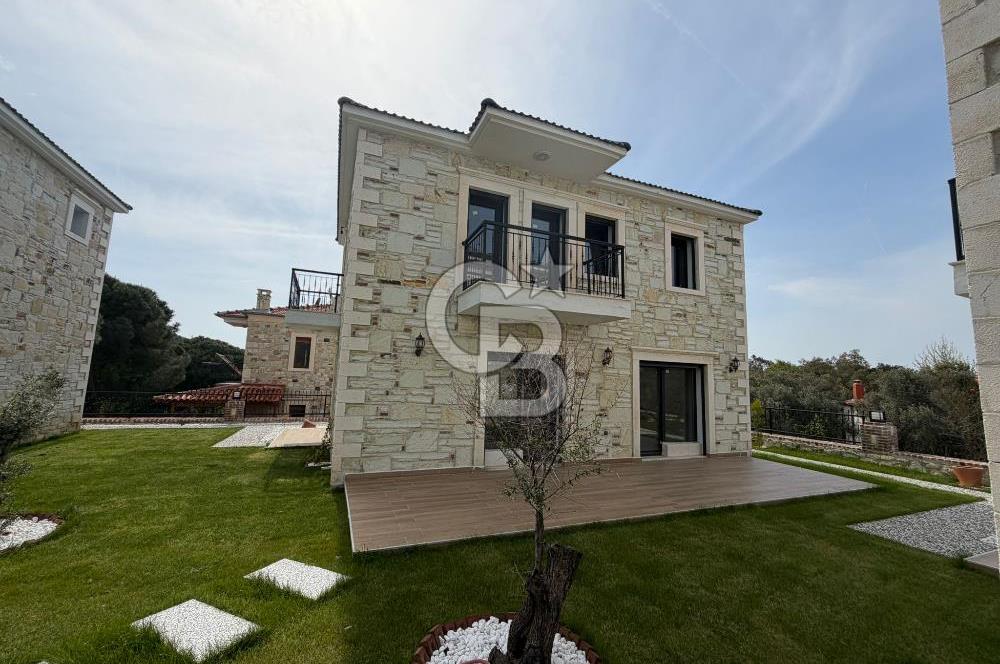 Eski Foça La Vie Konakları'nda Kiralık 3+1 Villa