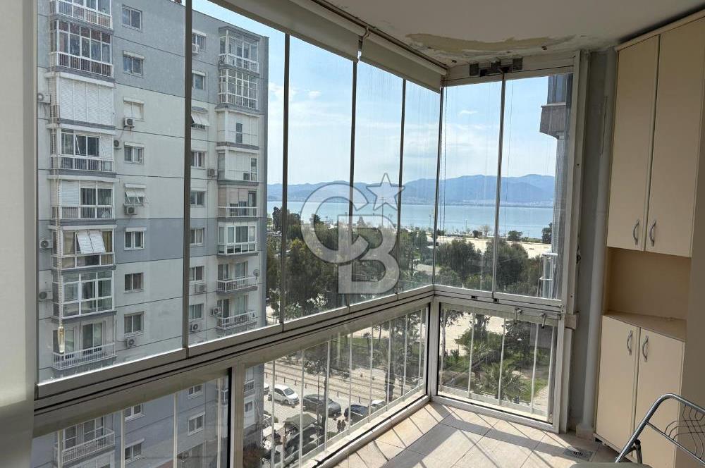 Bostanlı merkezde deniz manzaralı ferah ve aydınlık daire