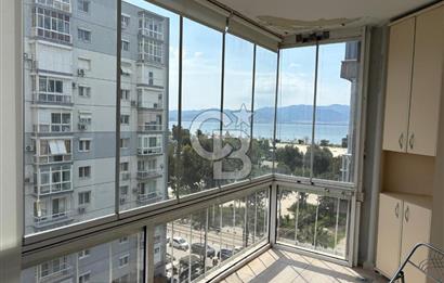 Bostanlı merkezde deniz manzaralı ferah ve aydınlık daire