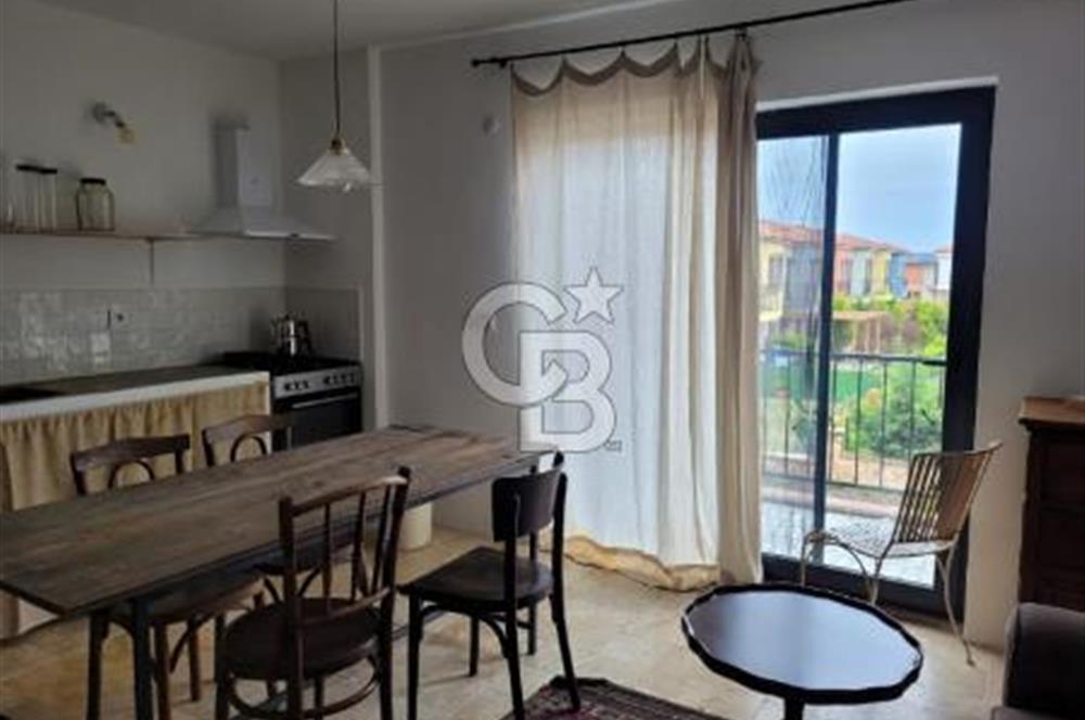 Ayvalık Küçükköy Havuzlu Sitede Eşyalı Kiralık 1+1 Daire 